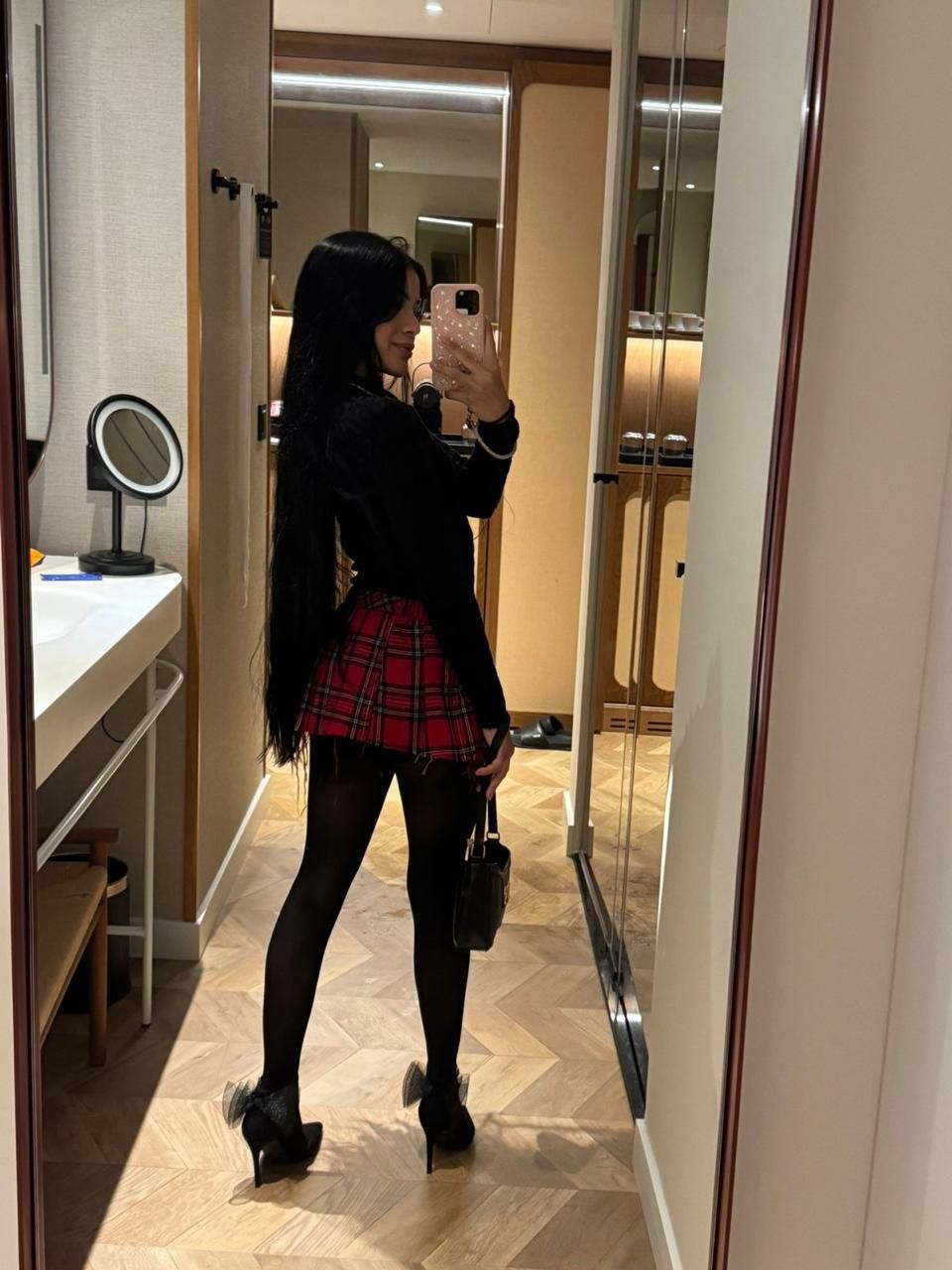 Escort - RAPPUNZEL - Ibiza Tops